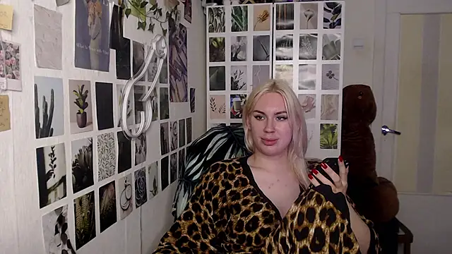 CapriScorpion online show from November 18, 4:41 pm