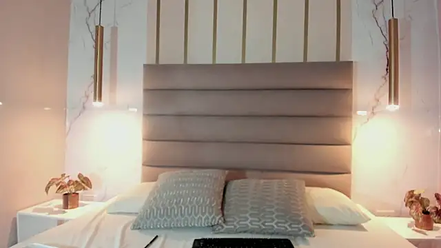 AnneDixie online show from October 8, 3:44 am