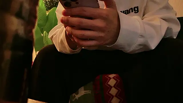 POCARI SWEAT online show from October 19, 2:30 pm