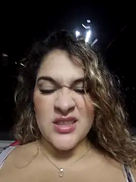 Sara smiiith211 online show from October 27, 11:32 pm