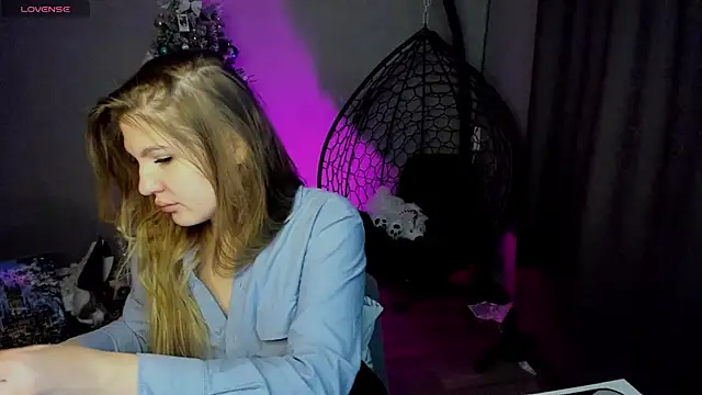 lily williamss online show from December 4, 12:13 am