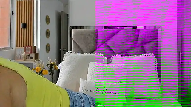 EmilyPeytonn online show from October 3, 12:43 pm