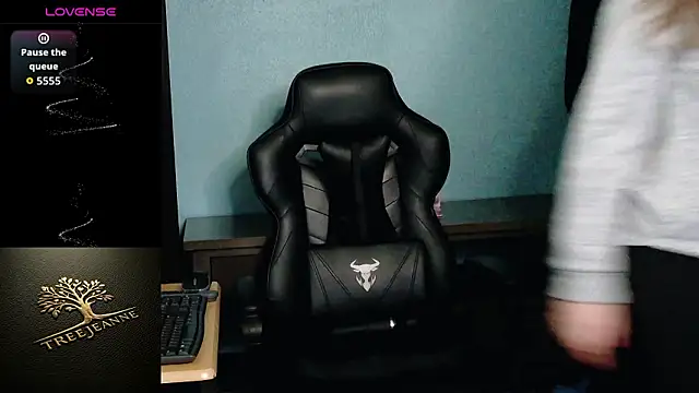 TreeJeanne online show from February 1, 6:17 pm