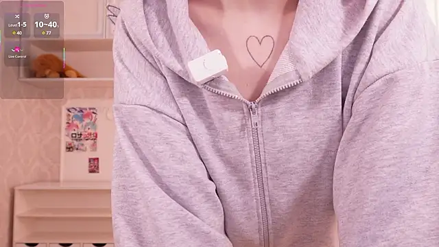 hannah lourens online show from March 22, 12:00 pm