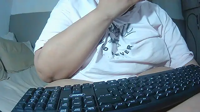 BustyThickyAss online show from October 7, 4:44 pm