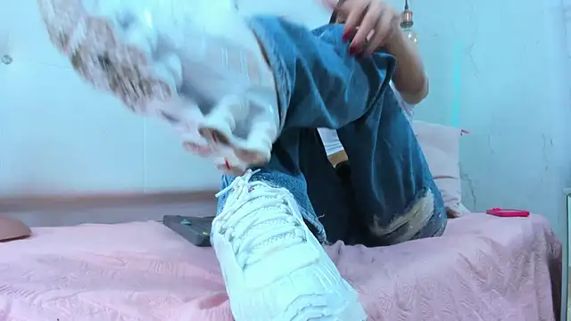 Little Jenni online show from February 15, 1:54 pm