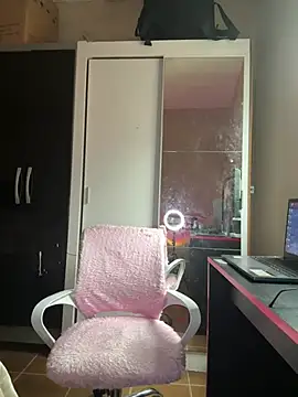 izumikarol online show from June 26, 1:56 pm