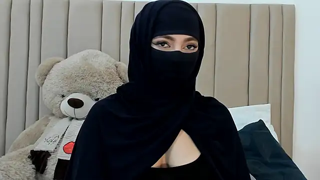 izadii online show from December 15, 6:46 pm