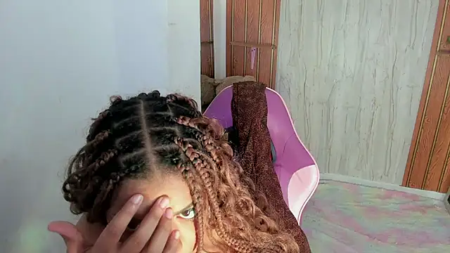 Alika01 online show from October 25, 1:30 pm