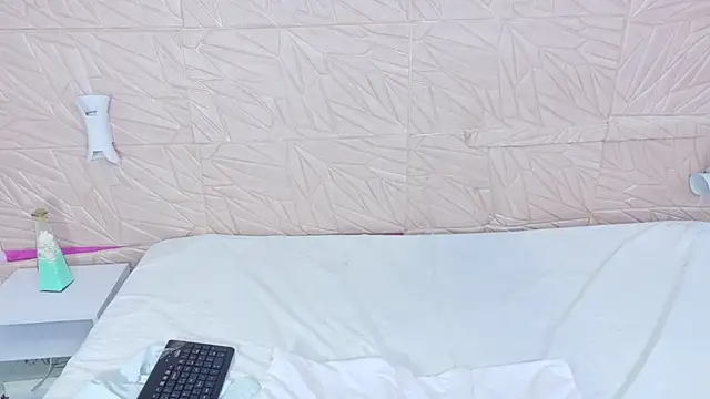 Mrs booty online show from December 20, 8:35 pm