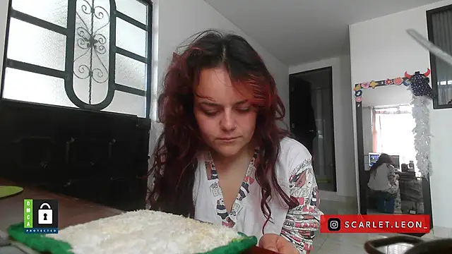 Scarletleon77 online show from October 29, 12:42 pm