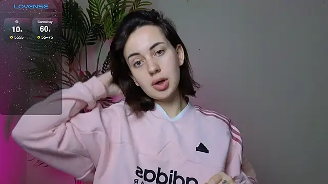 SweetieKendl online show from June 12, 9:56 pm