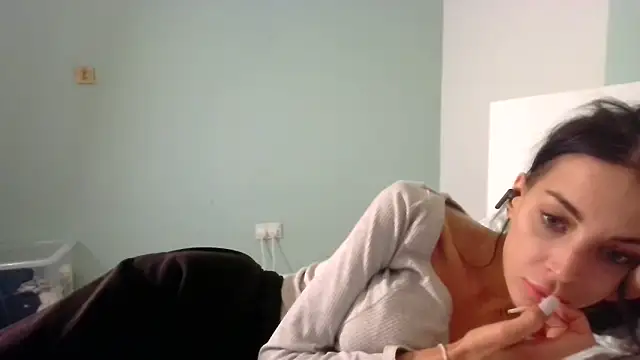 josiexcx online show from October 28, 9:30 pm