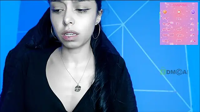 lilylouisee online show from April 21, 9:00 pm