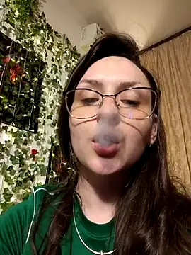 NaughtYHomemadE online show from April 22, 4:53 am