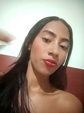 Adrianagonzalesxx online show from April 6, 2:11 am