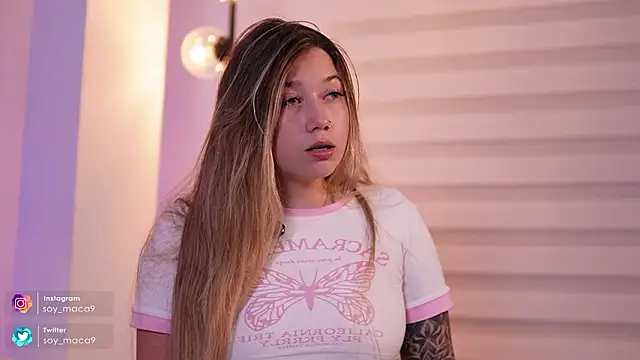 lilith gray9 online show from March 11, 12:15 am