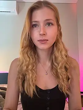 LunaRase online show from July 4, 8:43 am