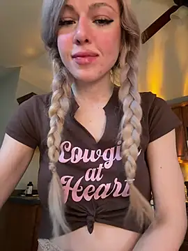 propertyofdaddy online show from April 8, 8:11 pm