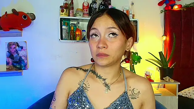 alisson zafiro  online show from March 14, 4:35 am