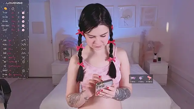 Lil Amelie online show from February 3, 9:47 am