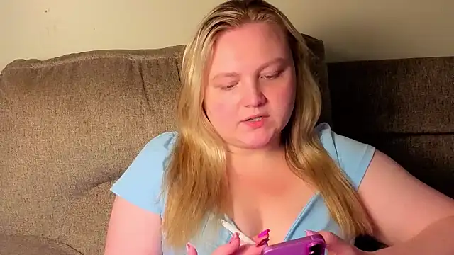 PhatAssBlond online show from August 3, 11:10 pm