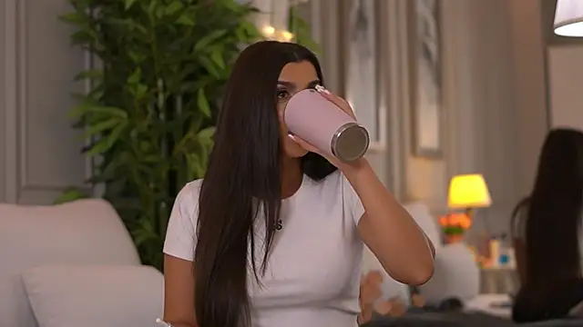 NicoleCellini online show from April 7, 6:32 pm