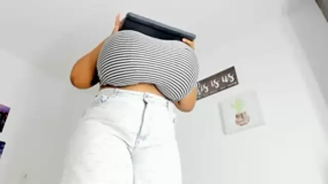 bigmom69  online show from February 11, 3:13 pm