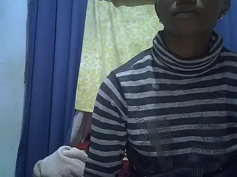 ElianeHot online show from March 12, 6:10 pm