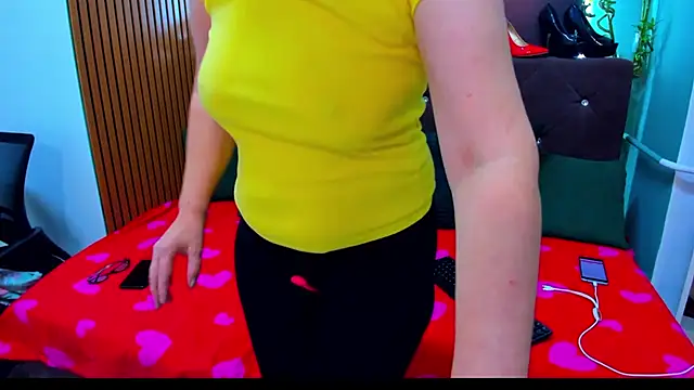 Lilly hott online show from October 5, 6:57 pm