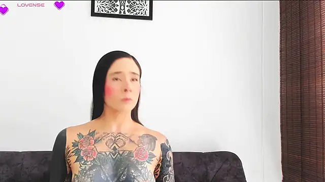 VeronicaTonu online show from June 6, 2:45 pm