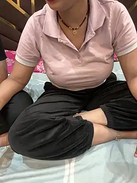 AASHI66 online show from February 22, 6:42 pm