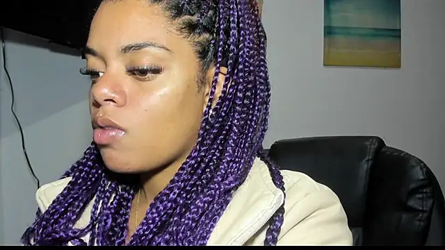 ladyrd1 online show from October 4, 4:40 am