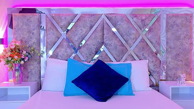 MarianaGarciaa   online show from October 7, 7:07 pm