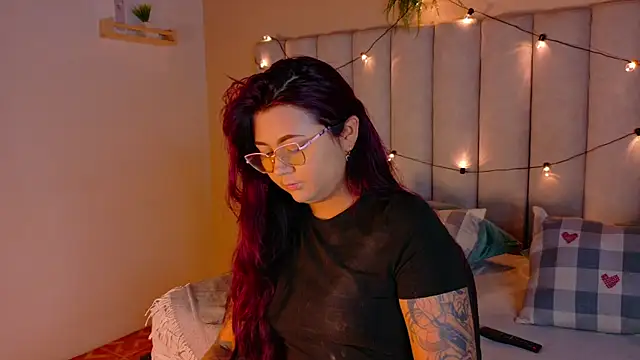 alaia-rogers online show from December 18, 11:48 am