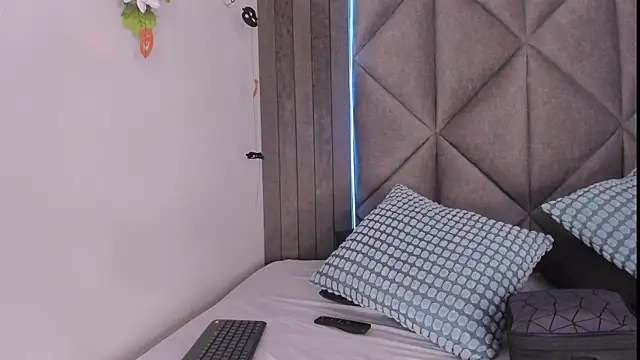 alaia-rogers online show from October 27, 11:39 am