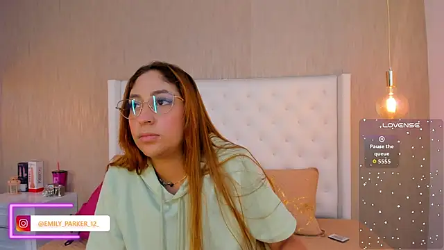 emily parkerr online show from March 4, 3:07 pm