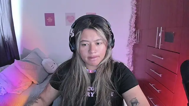 StephaniFox online show from September 21, 9:13 pm