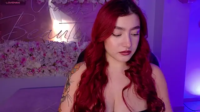 ViolettCastel online show from February 6, 7:50 pm