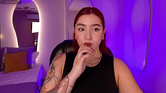 ViolettCastel online show from November 25, 7:15 pm