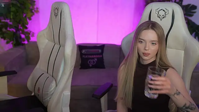 Cassy-Celestial  online show from December 17, 11:47 am