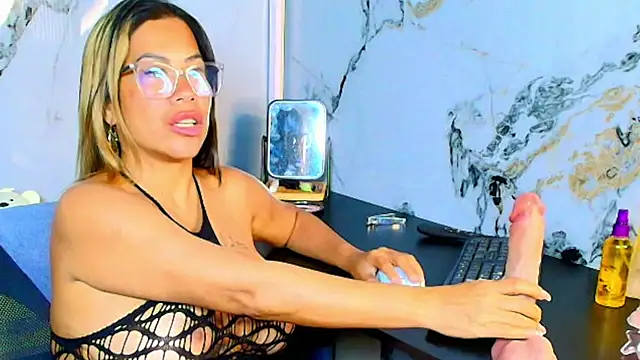 AlixLong online show from December 16, 8:20 am