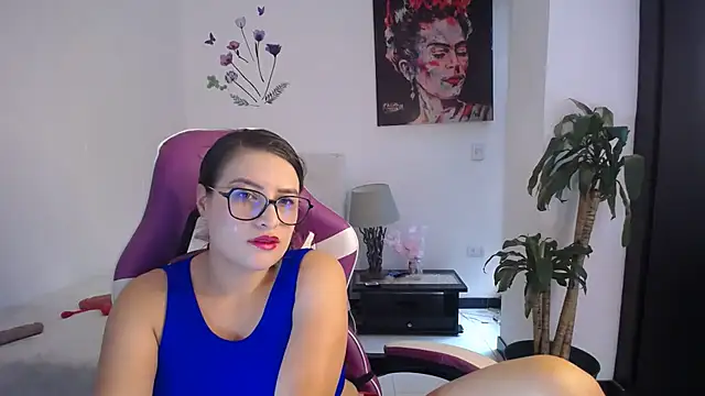 esmeraldaa230 online show from March 11, 7:38 pm