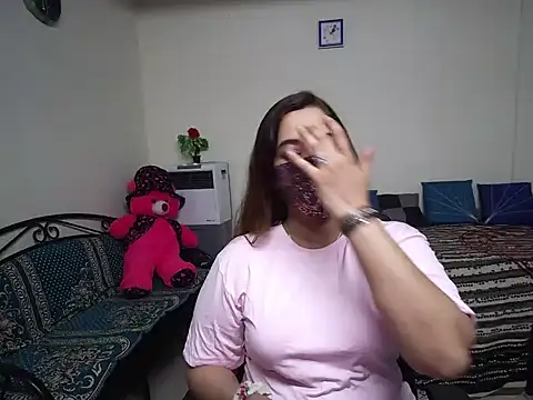 Arushisingh8888 online show from December 2, 8:48 am