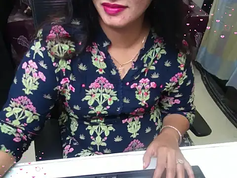 Arushisingh8888 online show from December 16, 2:01 pm