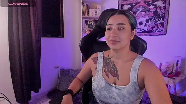 sweetcoralinee online show from October 8, 11:20 pm