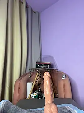 emiss  online show from February 13, 4:19 pm