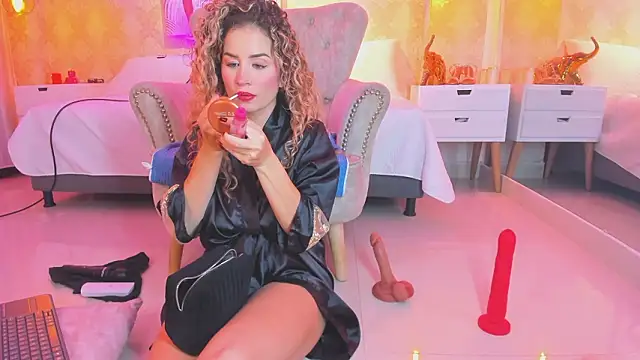 Shantall   online show from March 26, 3:14 pm