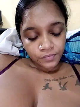 Indianqueen03 online show from April 4, 9:13 pm