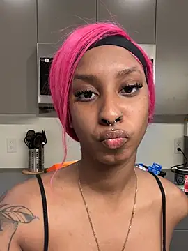 Your Paris online show from February 9, 5:43 am